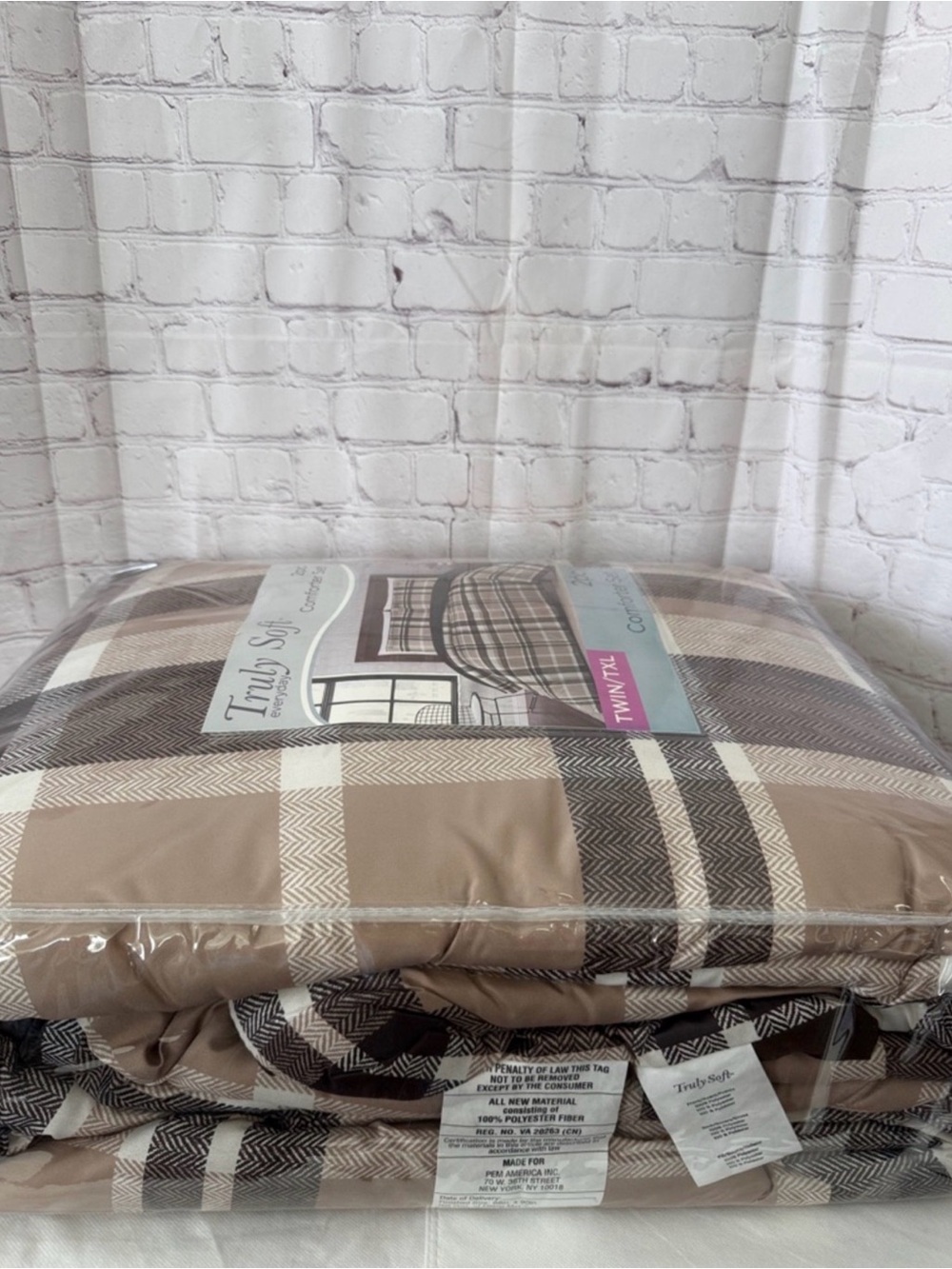 Truly Soft Twin Multi Stripe
Comforter and Sham Set Unopened
Original Packaging - Picture 4 of 7